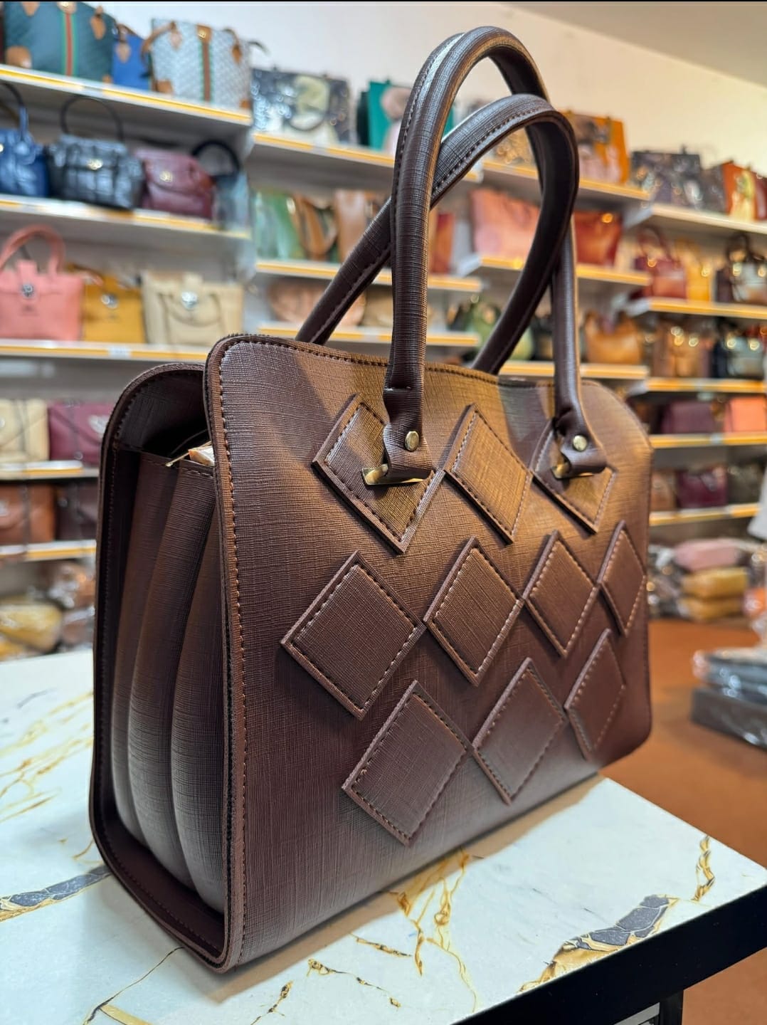 Elegant Ladies Handbag with Diamond Pattern