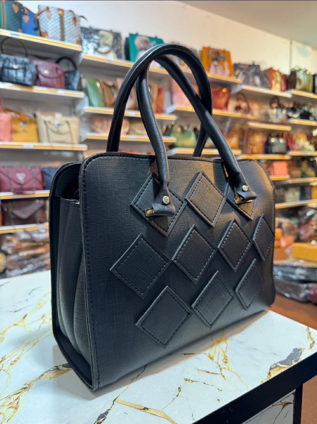 Elegant Ladies Handbag with Diamond Pattern